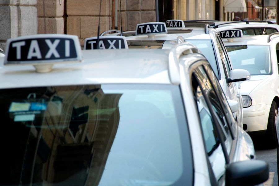 Jak zostać kierowcą taksówki?